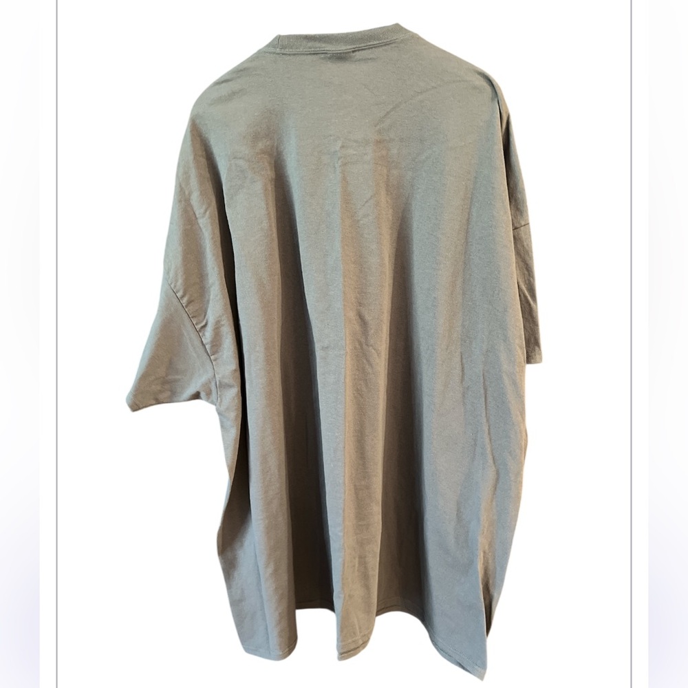 Port & Company Men's Short Sleeve Tee in Gray/ size 6XL - Picture 2 of 8